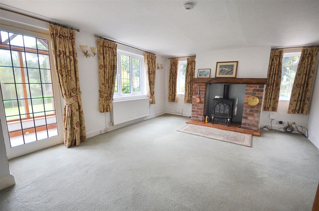 Property photo 2 of 16