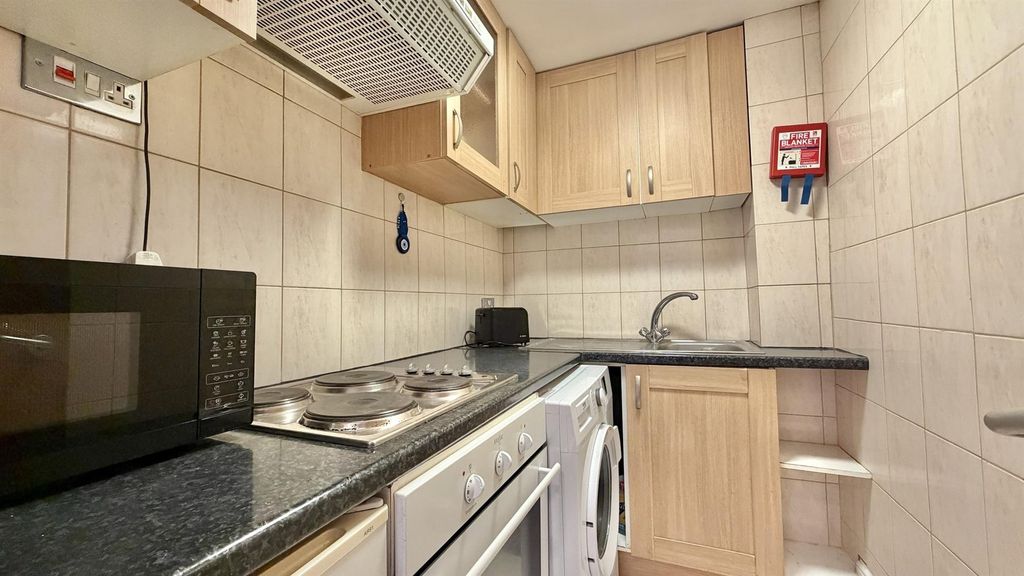 Property photo 3 of 12 6A5F826835Abba14ce3Aa2E9_2Ab92B27ce9B0Abb38514754c