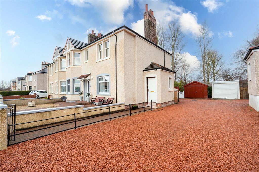 Property photo 3 of 15 Driveway.Jpg