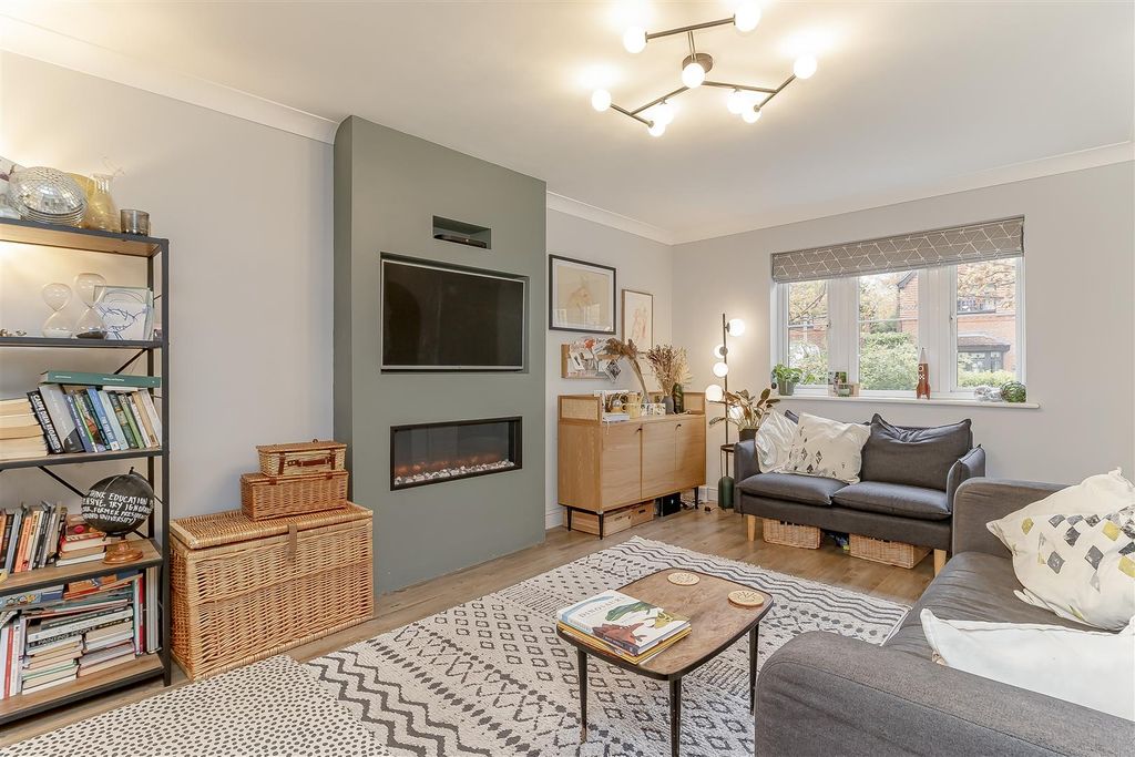 Property photo 3 of 22 Lounge - A.Jpg