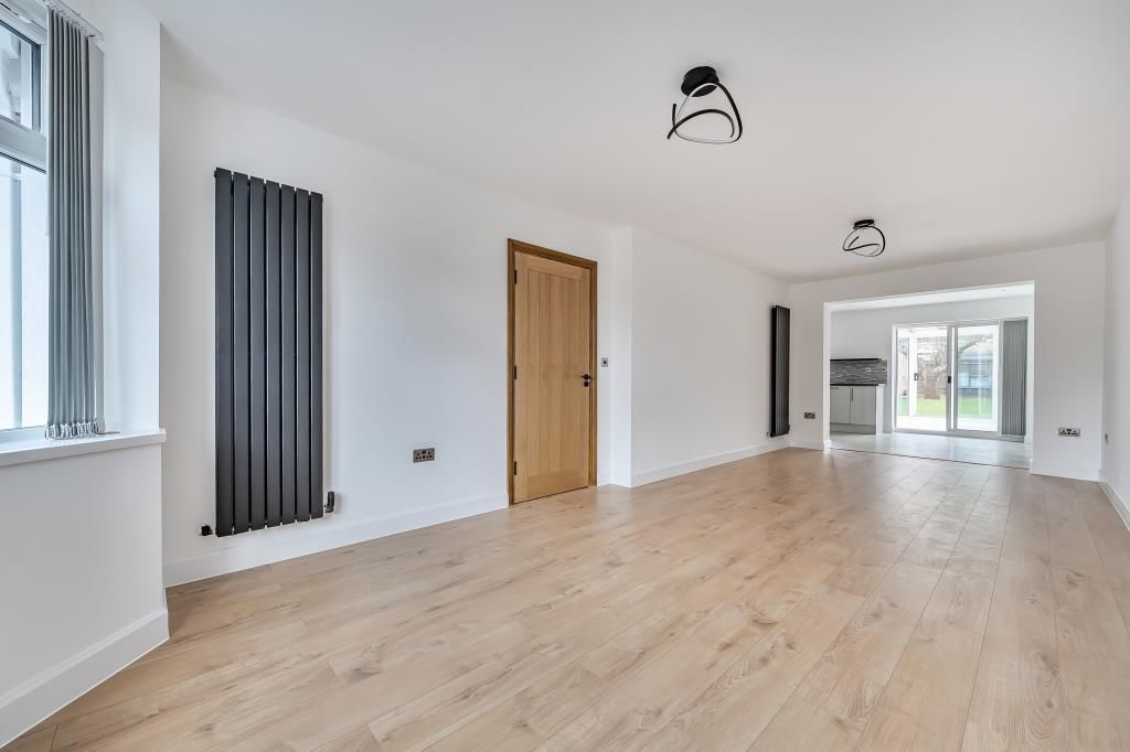 Property photo 3 of 20 Living Room