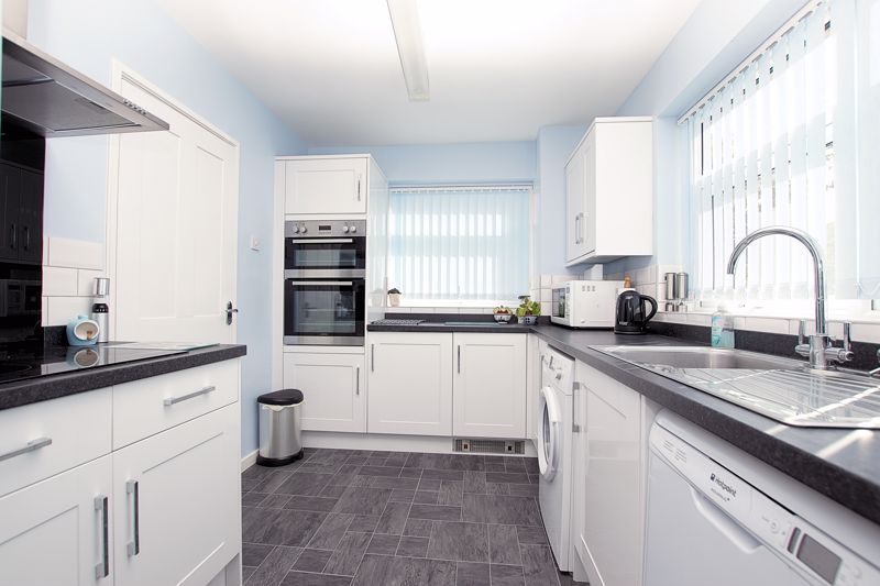 Property photo 2 of 16 Kitchen