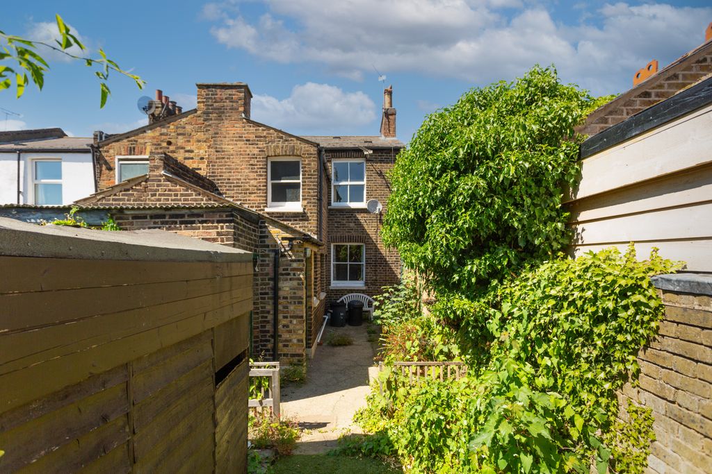 Property photo 2 of 9 36 Amersham Grove, Deptford, London Se14 6Lh