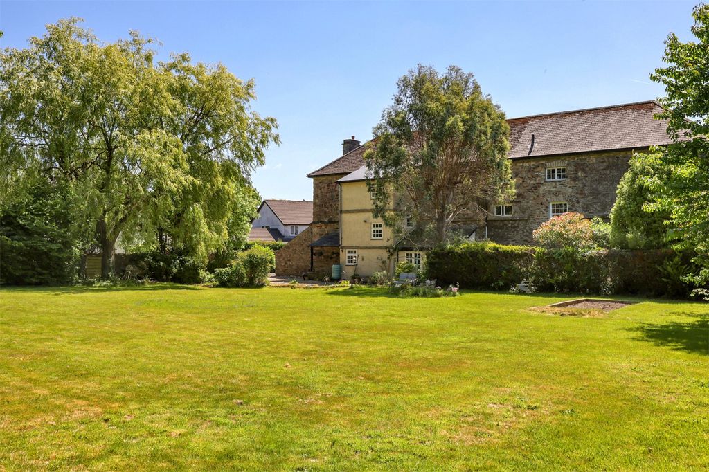Property photo 1 of 52 Picture No. 20
