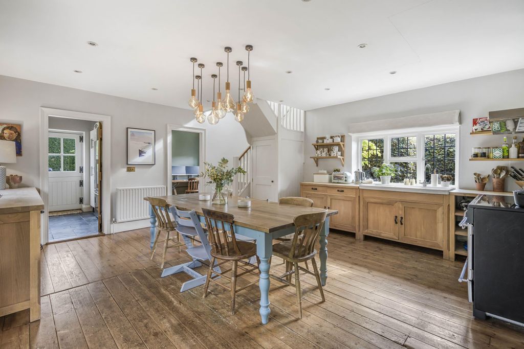 Property photo 3 of 36 Image