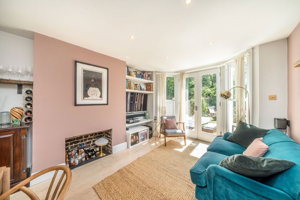 Property photo 2 of 9