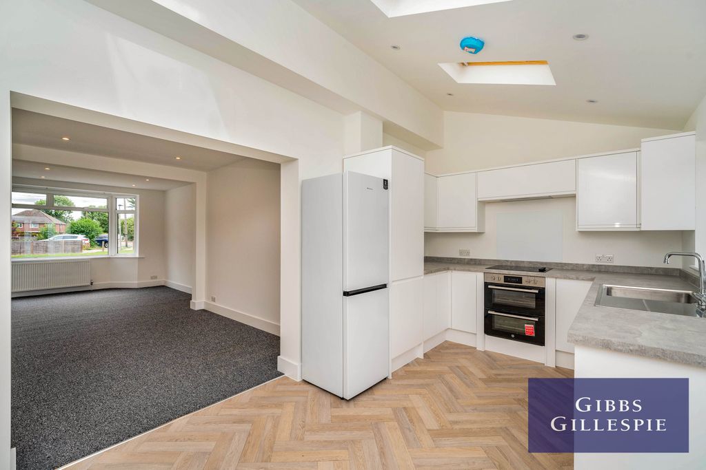 Property photo 1 of 10 1 Kitchen