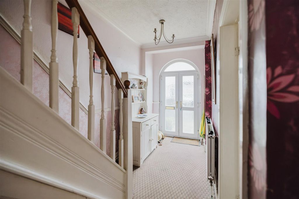 Property photo 2 of 23 Hallway