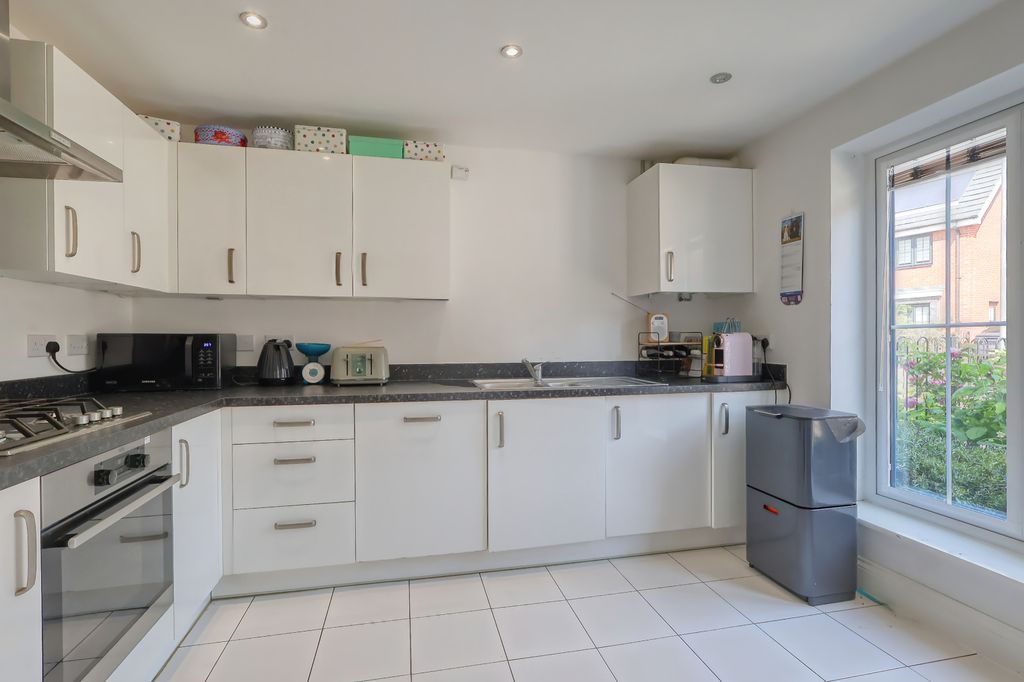 Property photo 2 of 15 Picture No. 19