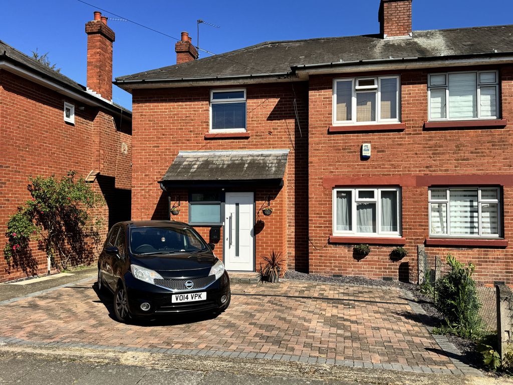 Property photo 1 of 11