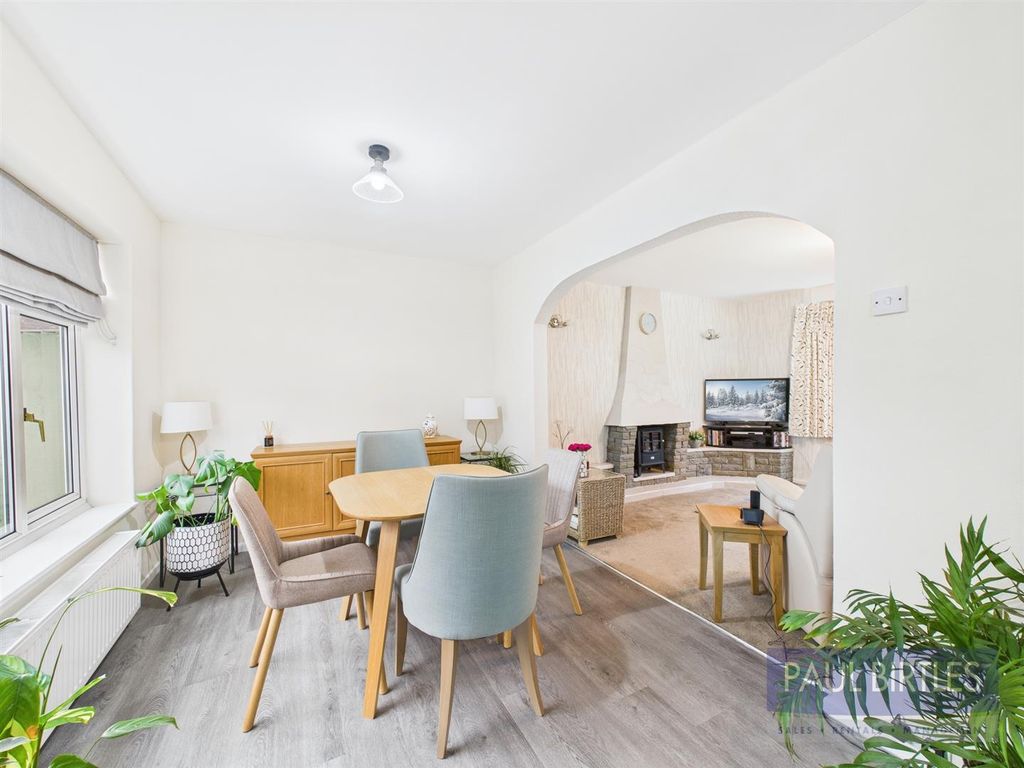 Property photo 3 of 26 Cam04378G0-Pr0268-Still013.Jpg