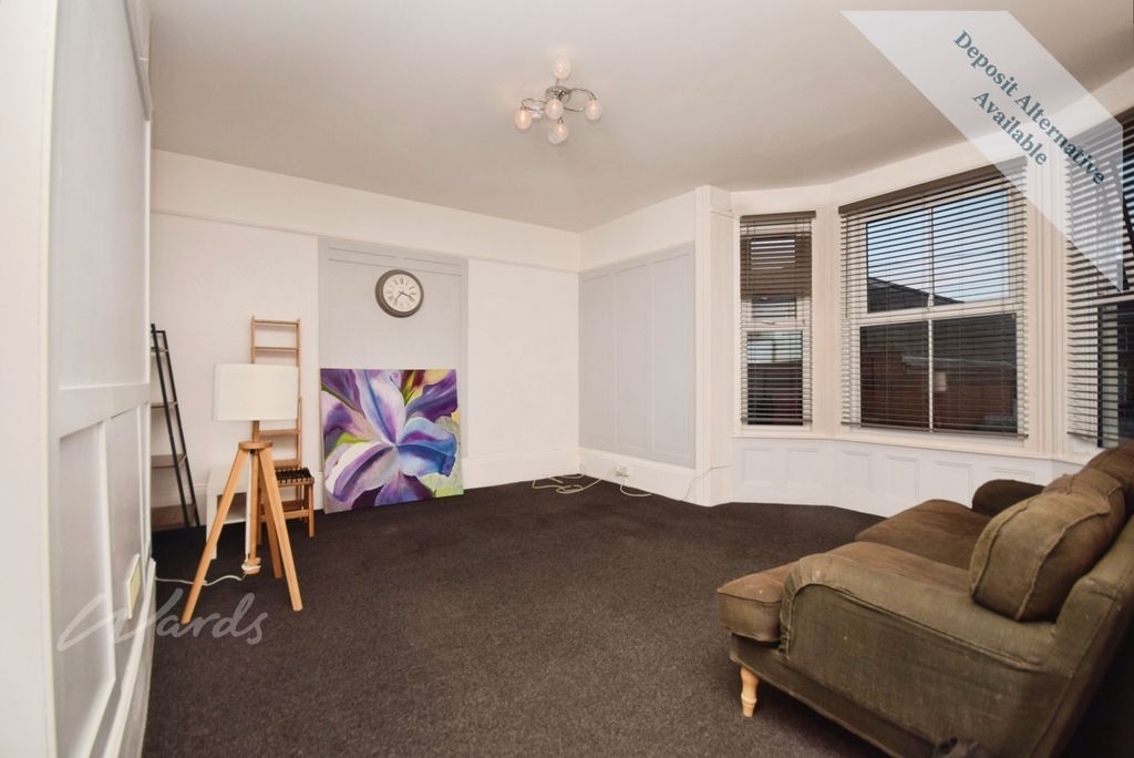 Property photo 2 of 10 Lounge