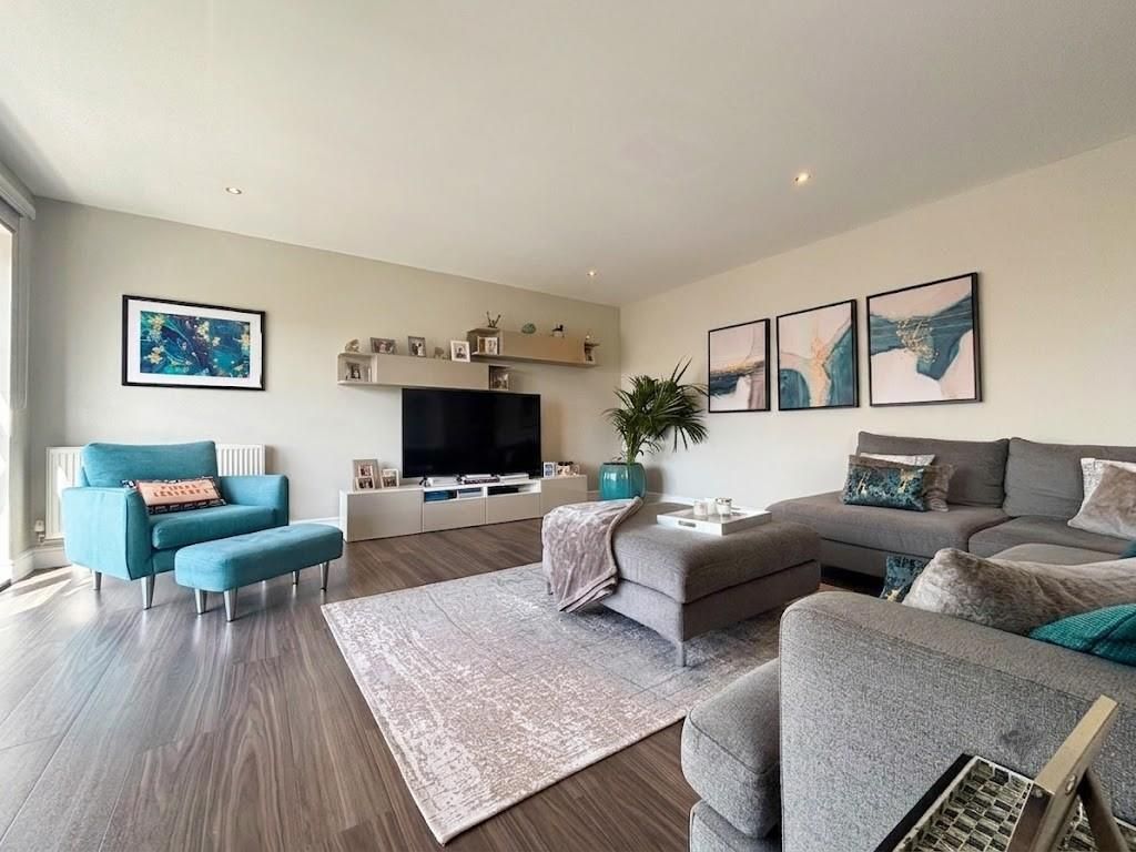 Property photo 3 of 10 12.Jpg