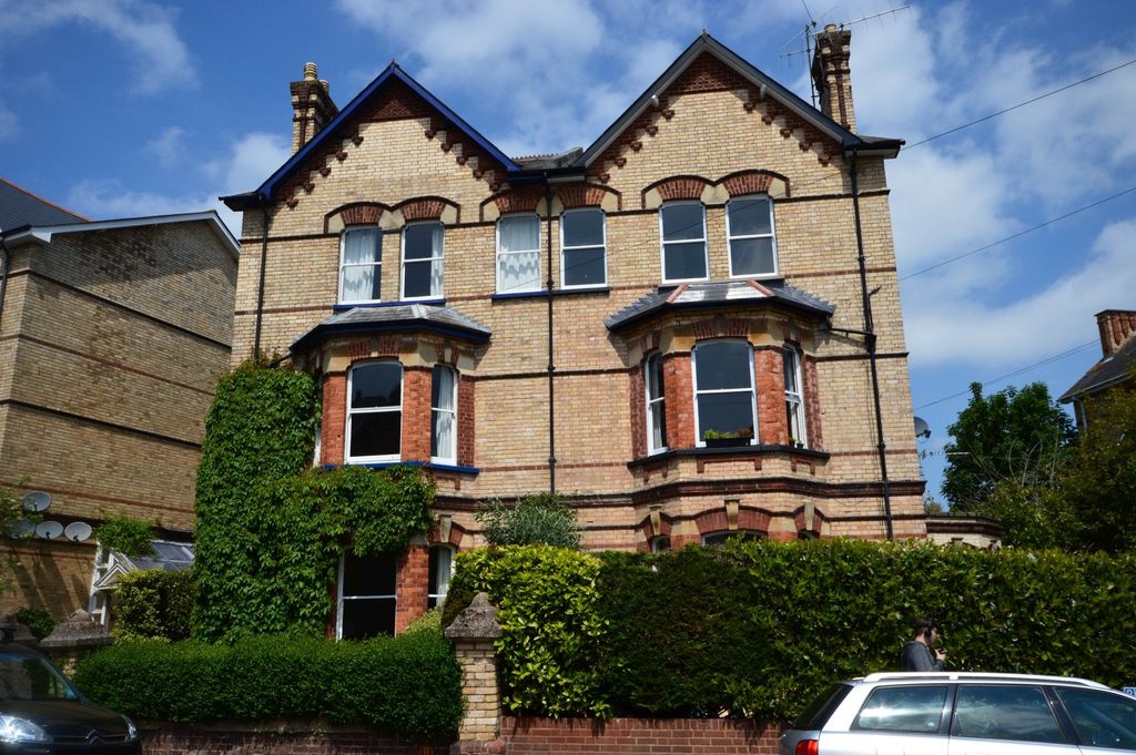 Property photo 1 of 7 Exterior