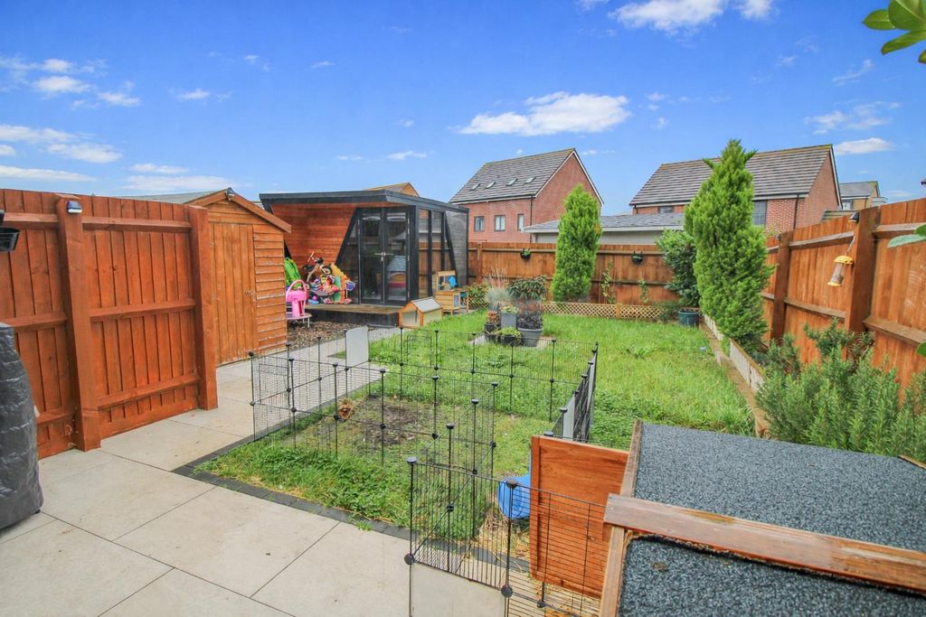 Property photo 3 of 15 Garden.Png