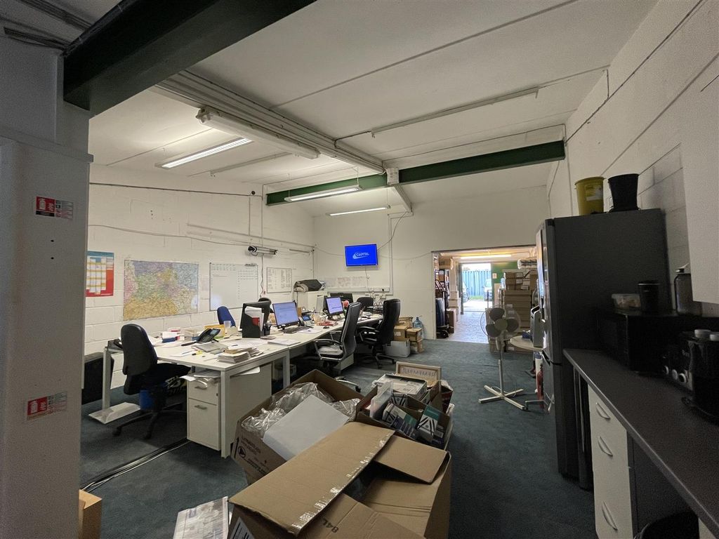 Property photo 2 of 9