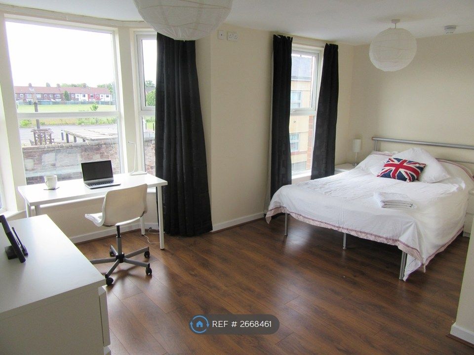 Property photo 3 of 12