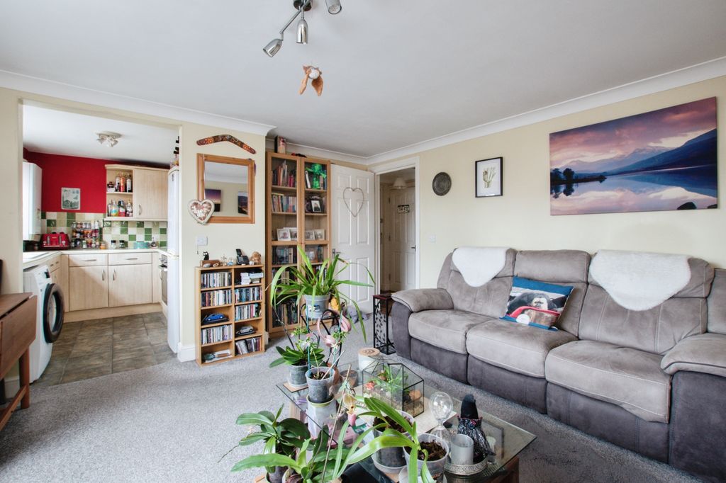 Property photo 2 of 13