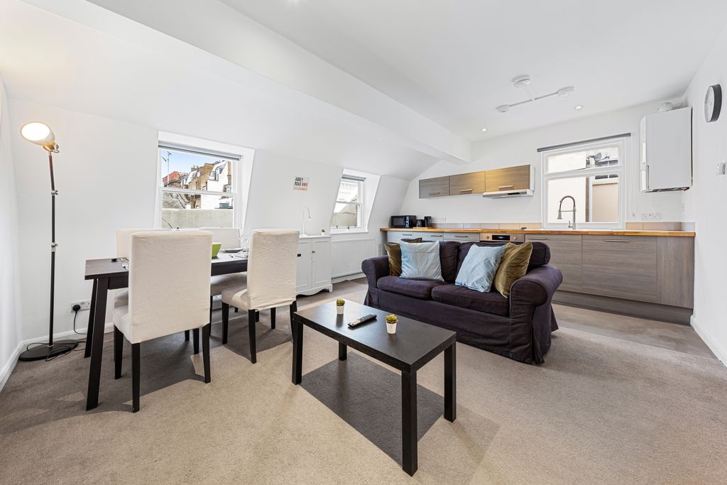 Property photo 1 of 14 Reception Room (7)