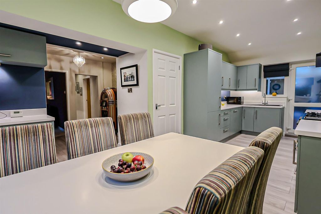 Property photo 2 of 40 Img_3854-2.Jpg