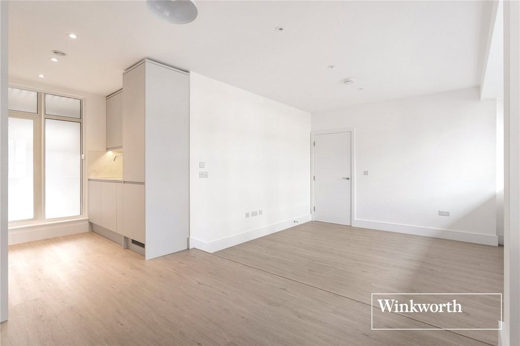 Property photo 2 of 17 Picture No. 13