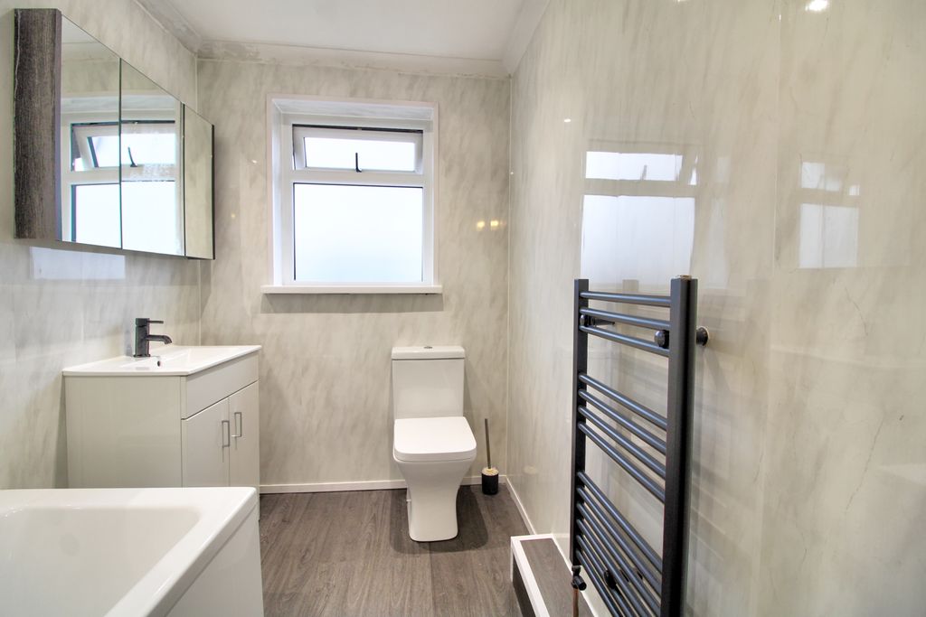 Property photo 2 of 15 Img_6461_2_3_Interior 4