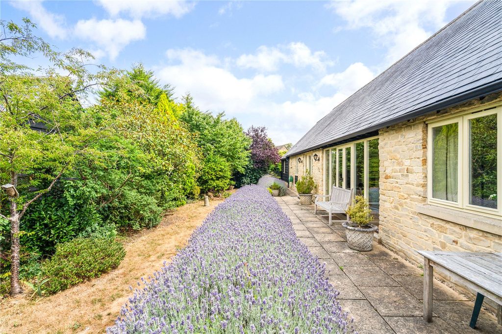 Property photo 2 of 16 Rear Garden