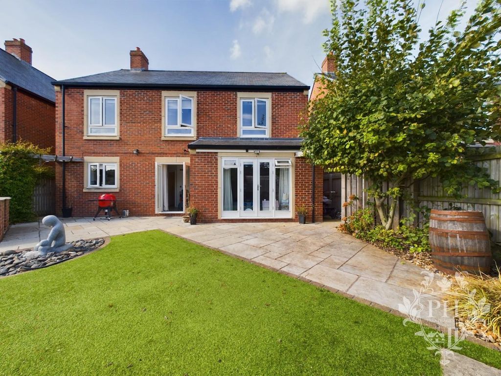 Property photo 1 of 17 Cam01415G0-Pr0162-Still011.Jpg