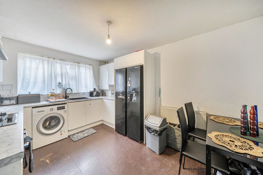 Property photo 3 of 20 1410132-18-698B32...