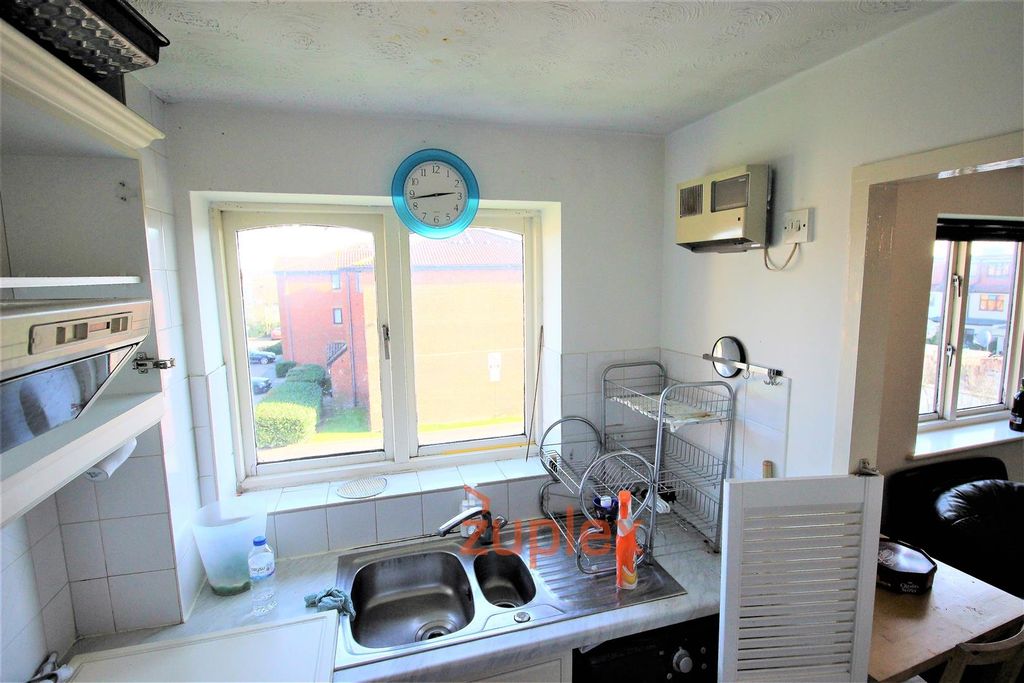 Property photo 2 of 10 Kitchen 2.Jpg