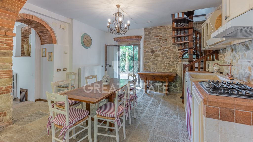 Property photo 2 of 50 Interiors