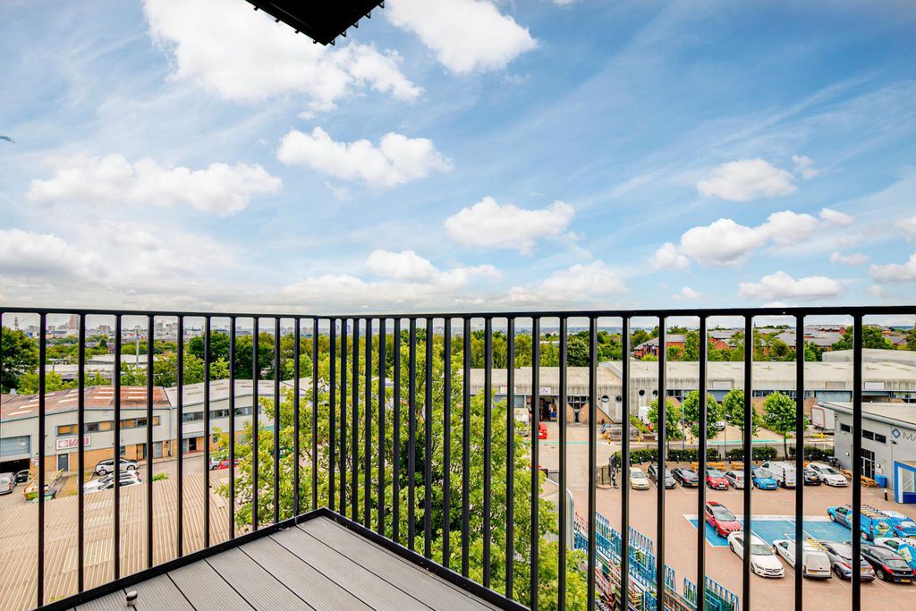 Property photo 2 of 14 Image