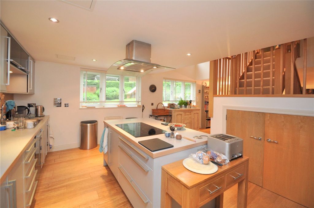 Property photo 2 of 14 Picture No. 02