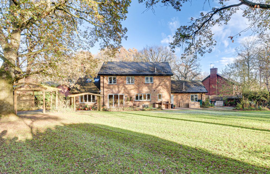 Property photo 3 of 27 Garden