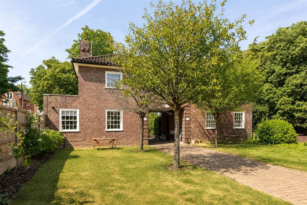 Property photo 1 of 11 Picture No. 17