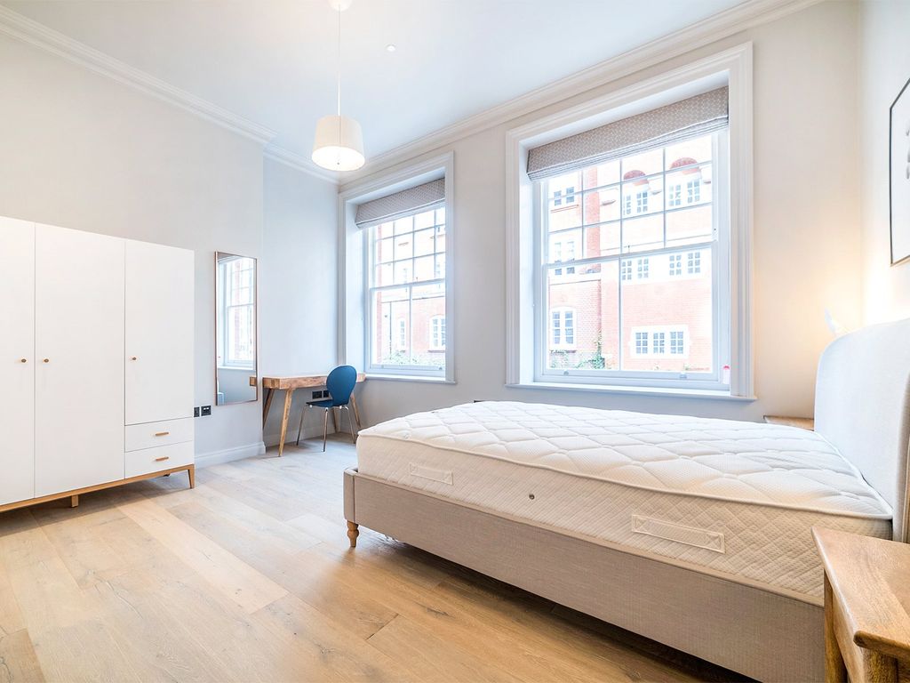 Property photo 3 of 16 Drury Lane House