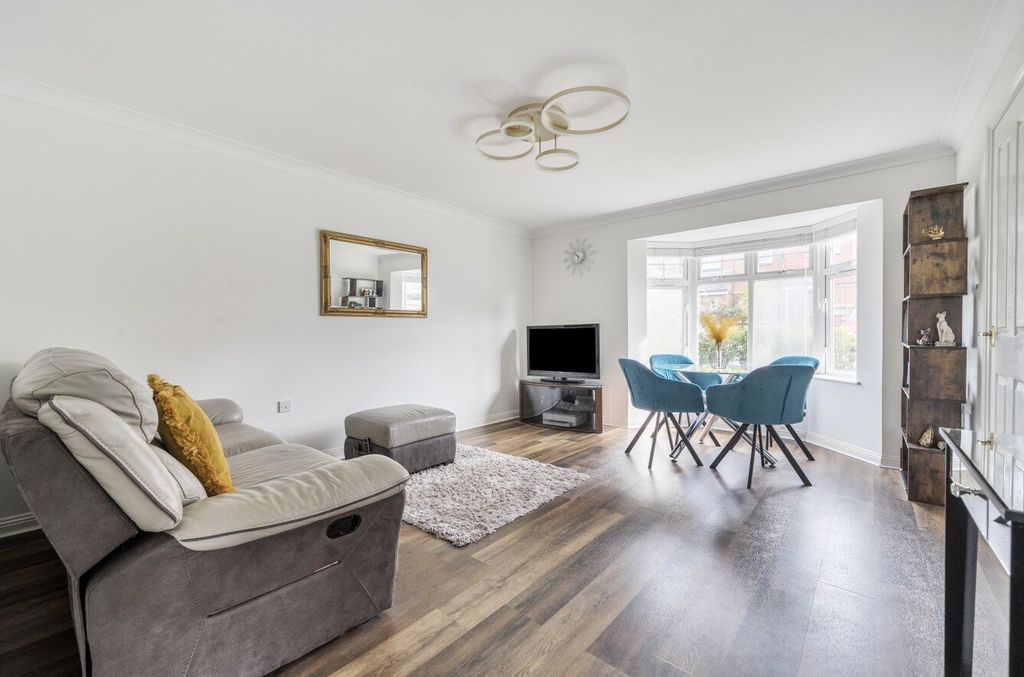 Property photo 2 of 13 Picture No. 33