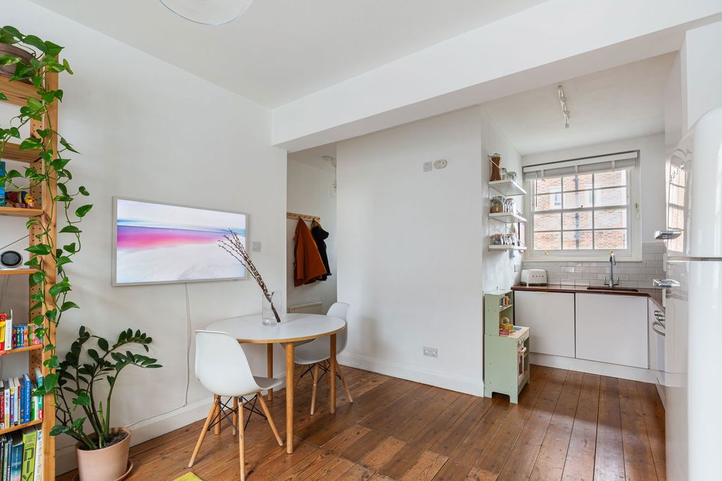 Property photo 3 of 16