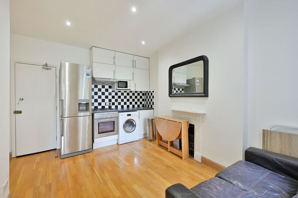 Property photo 2 of 7