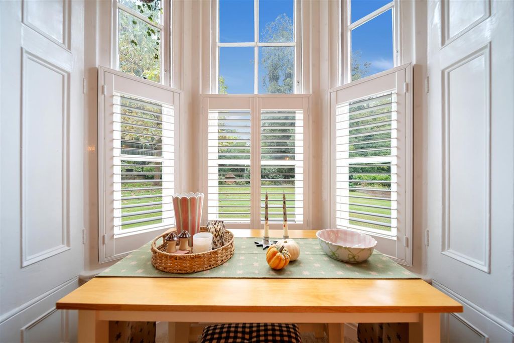 Property photo 3 of 15 Parkwood-21.Jpg