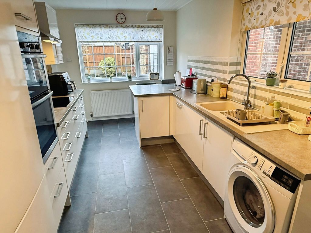 Property photo 3 of 22