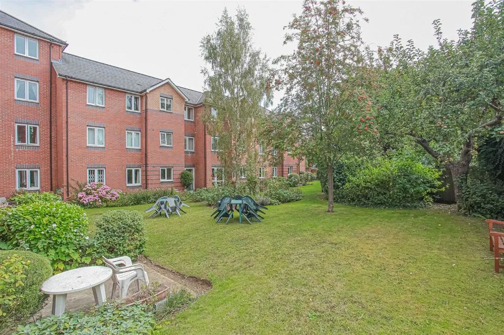 Property photo 1 of 8