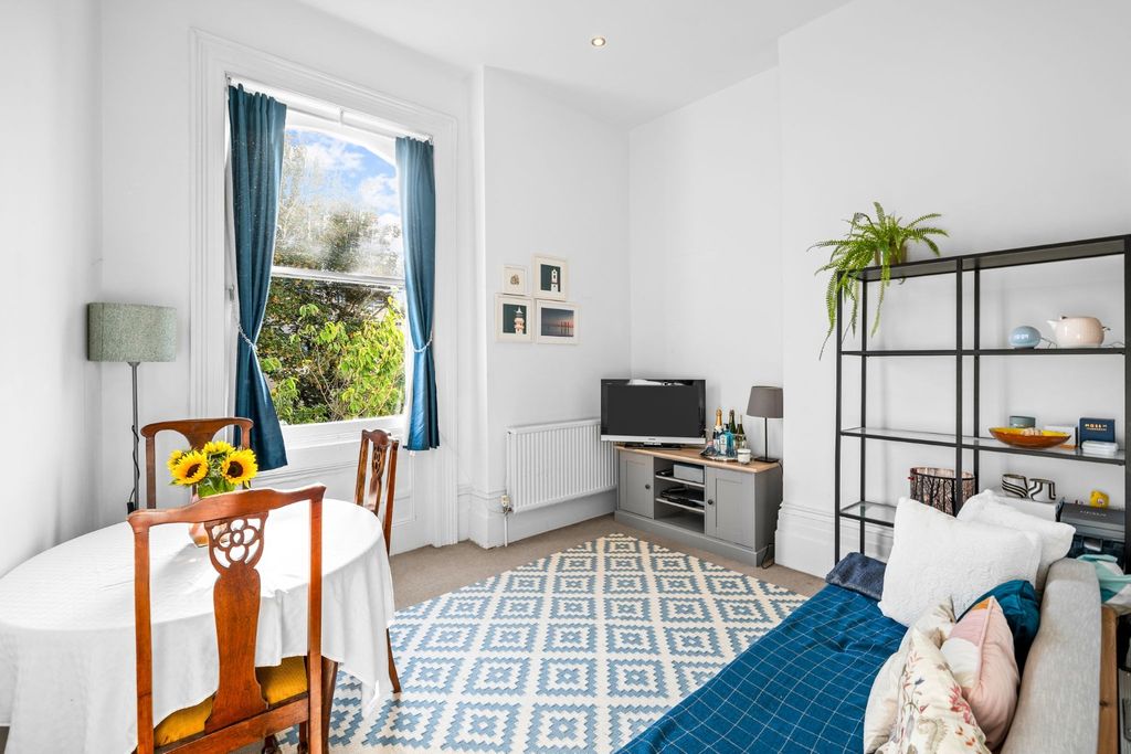 Property photo 2 of 11 4182273