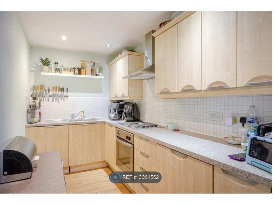 Property photo 2 of 6 Kitchen (Occupied)