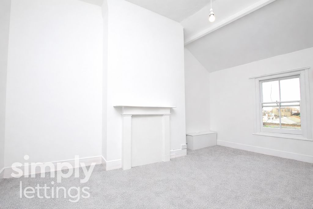 Property photo 2 of 5 Photo 3