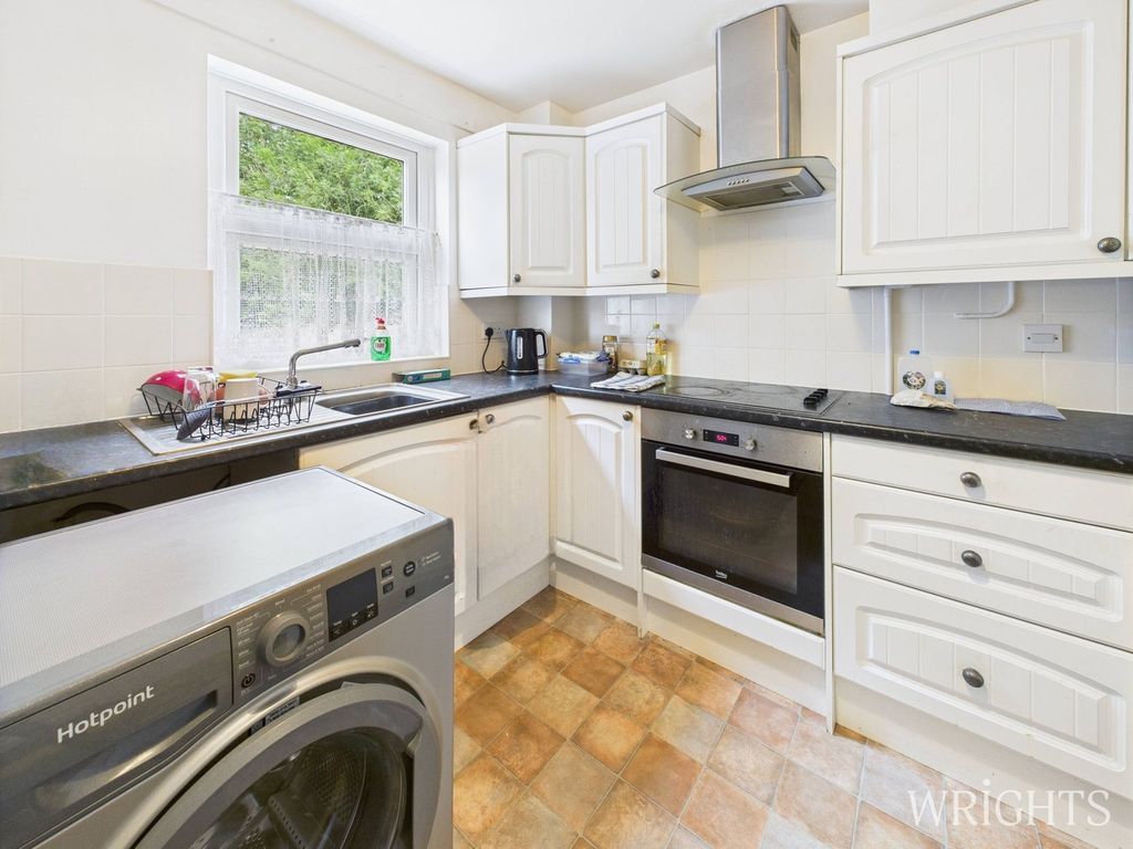 Property photo 3 of 13 Kitchen