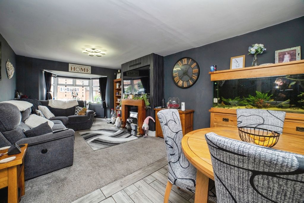 Property photo 3 of 17 Lounge Diner