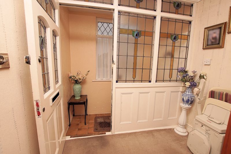 Property photo 3 of 19 Entrance Hall