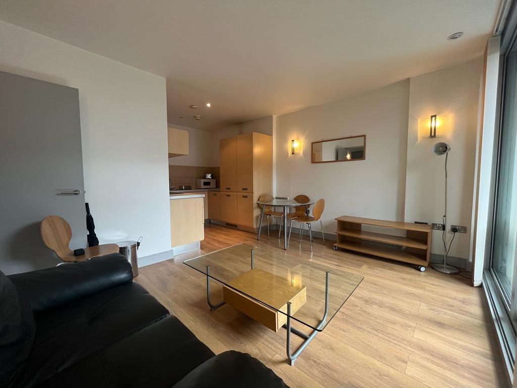 Property photo 3 of 12 Lounge