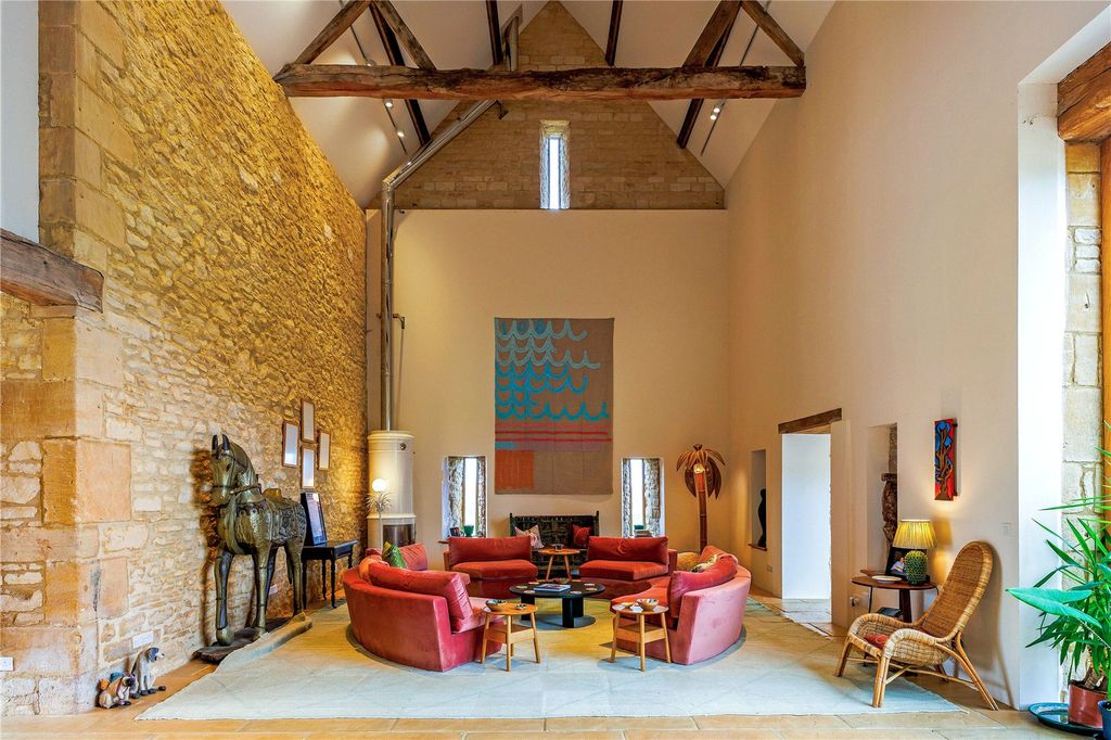 Property photo 2 of 32 Picture No. 02